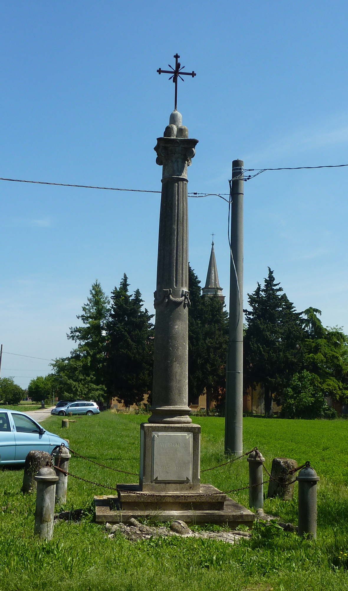 tropaion con armi (monumento ai caduti - a colonna, opera isolata) di Corsini, Cesare - ambito italiano (XX)