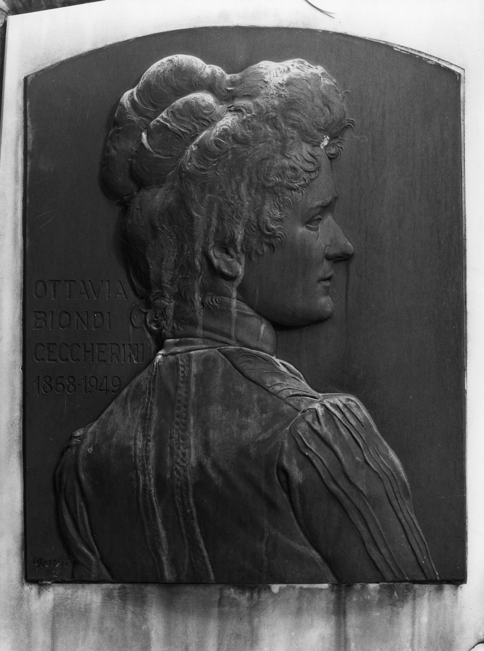 ritratto di Ottavia Bindi Ceccherini (rilievo) di Moschi Mario (sec. XX)