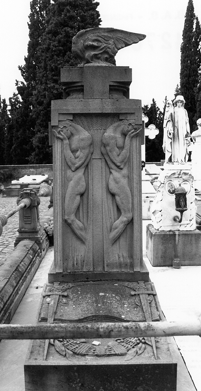 figure maschili (rilievo) di Gronchi Giuseppe (sec. XX)