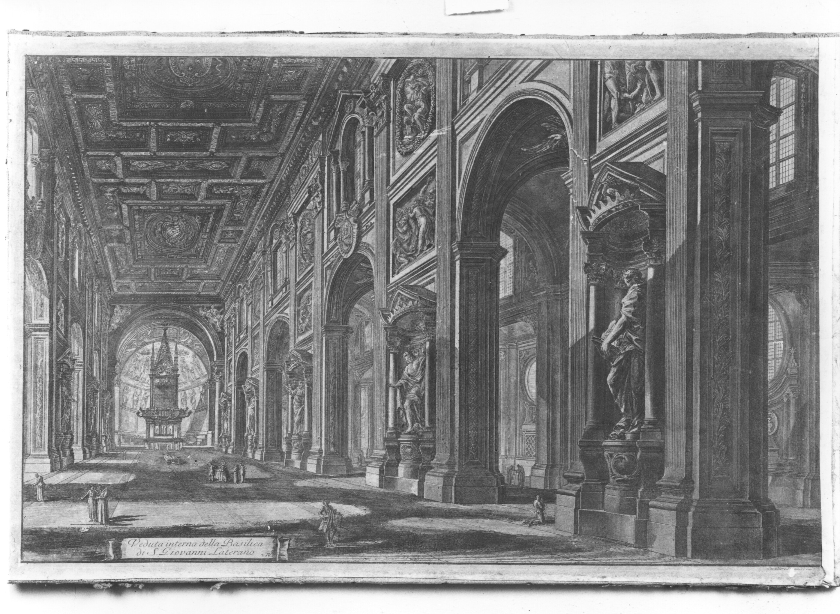 veduta dell'interno della basilica di S. Giovanni in Laterano a Roma (stampa) di Piranesi Giovanni Battista (sec. XVIII)