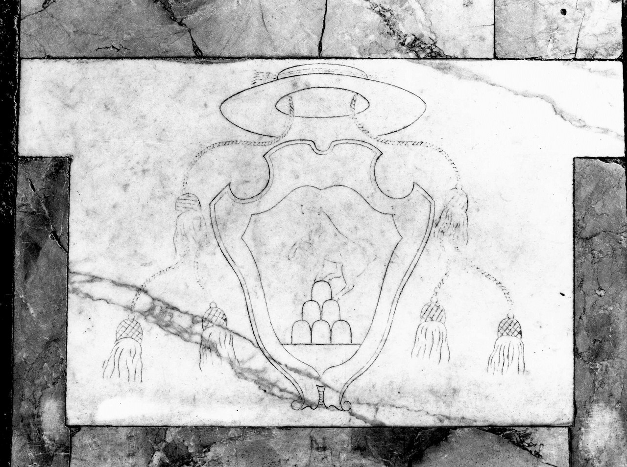 stemma gentilizio di Leonardo Buonafè (rilievo) - bottega toscana (sec. XIX)