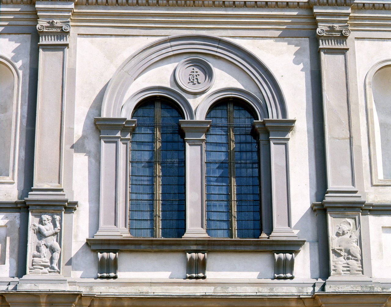 mostra di bifora di Fancelli Giovanni, Domenico di Piero da Settignano (terzo quarto sec. XVI)