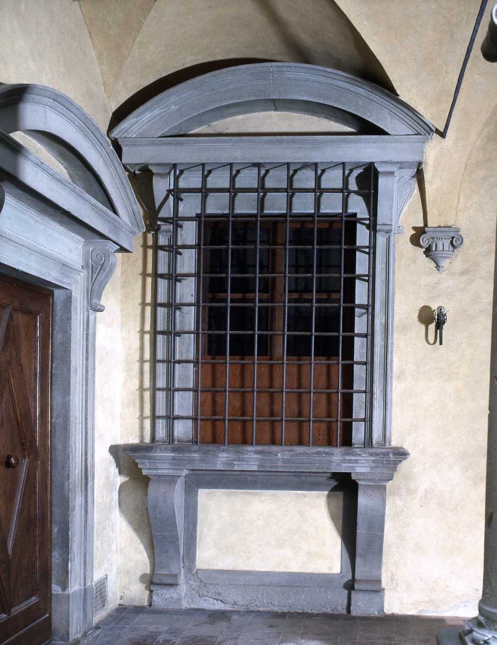 mostra di finestra di Bassi Simone di Bernardino (sec. XVI)