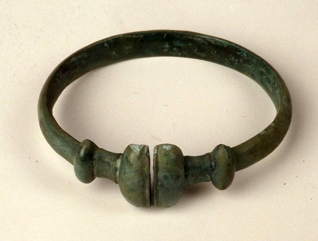 anello/ da caviglia, Dormelletto, tipo 1 - ambito insubre (III-II a.C)