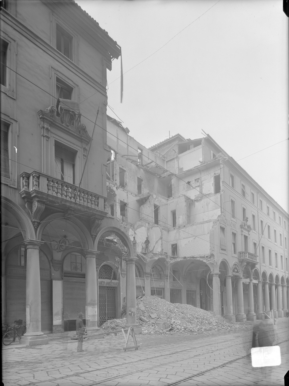 Italia - Emilia Romagna - Bologna – Grand Hotel Majestic, già Baglioni (negativo) di A. Villani & Figli (ditta), Torreggiani, Alfonso (secondo quarto XX)