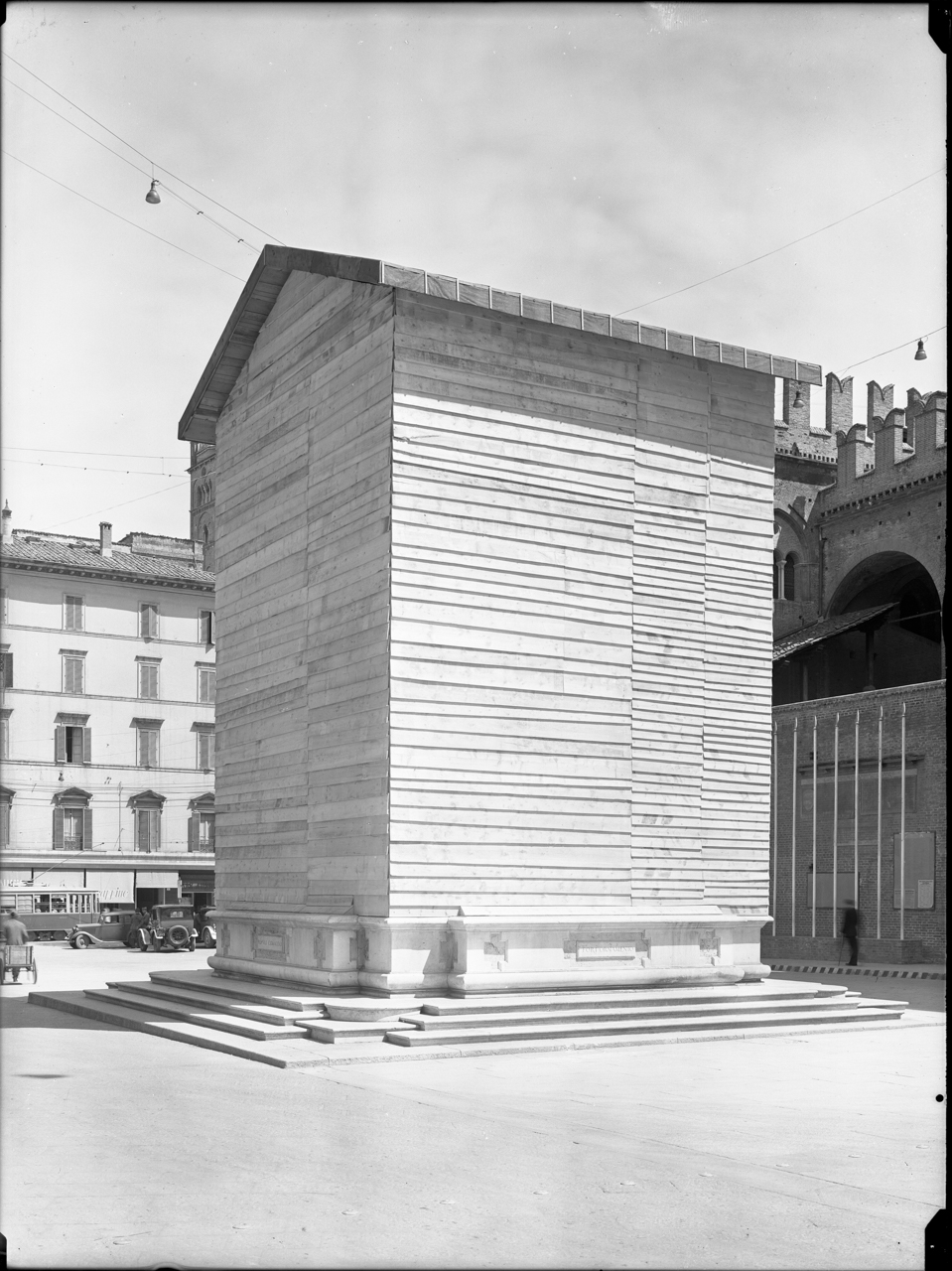 Monumenti - Protezioni contro i danni di guerra del patrimonio culturale - Guerra mondiale 1939-1945 (negativo) di A. Villani & Figli (ditta) (secondo quarto XX)