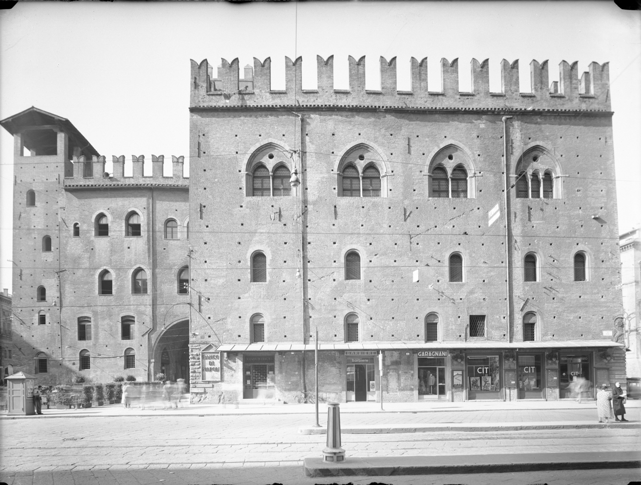 Architettura civile - Palazzi - Sec. 13 (negativo) di A. Villani & Figli (ditta) (metà XX)