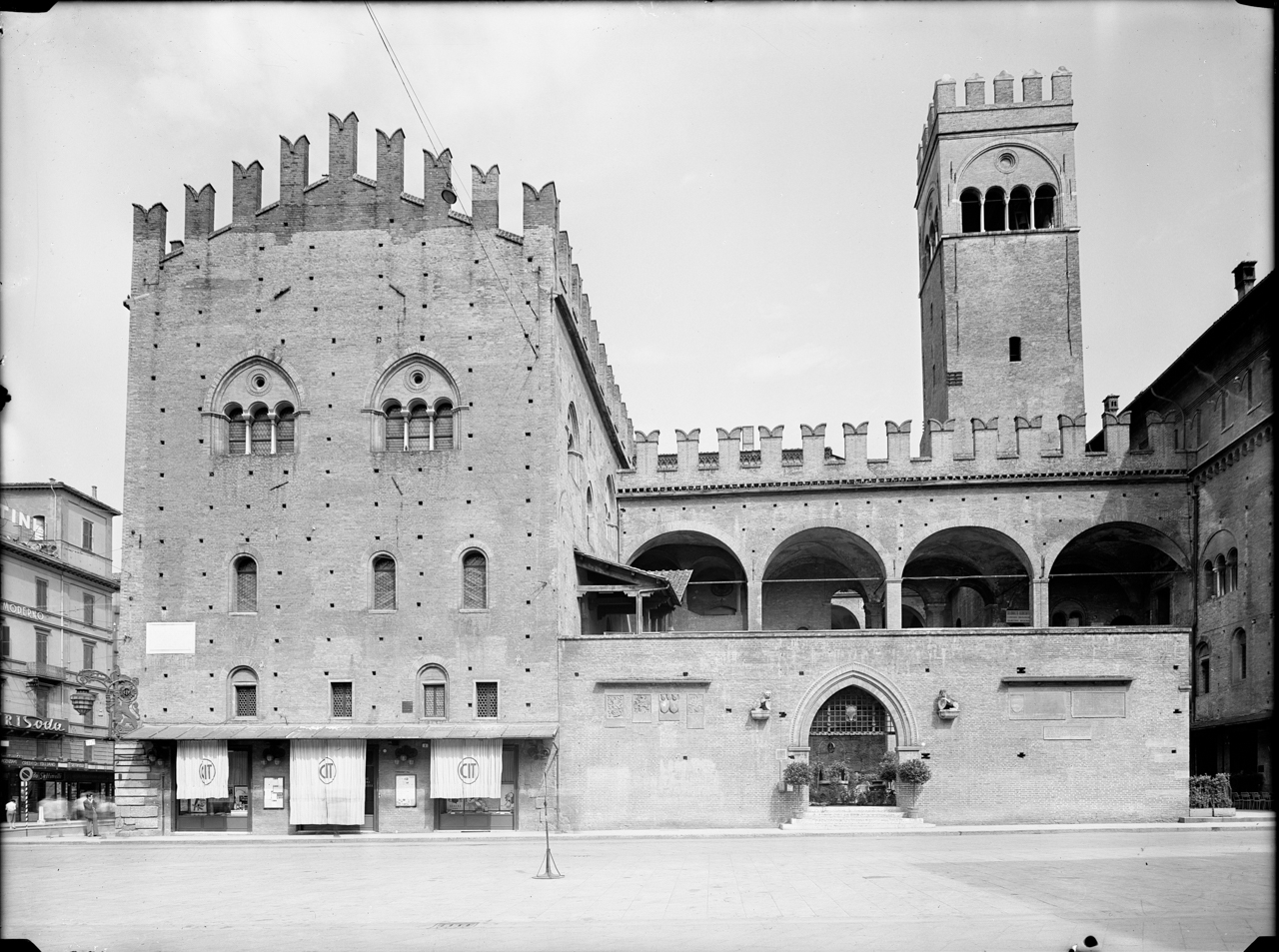 Elementi architettonici – Torri <Torre dell'Arengo> (negativo) di A. Villani & Figli (ditta) (metà XX)