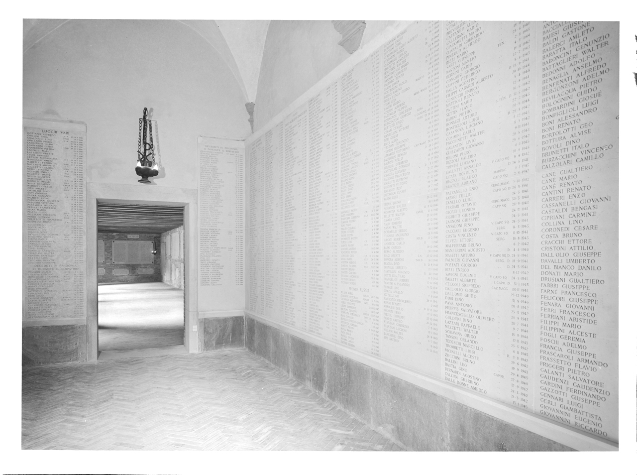 Italia - Emilia Romagna - Bologna - Complesso di Santo Stefano - Lapidario ai caduti della seconda guerra mondiale (negativo) di Fototecnica Bolognese (attribuito) (XX)