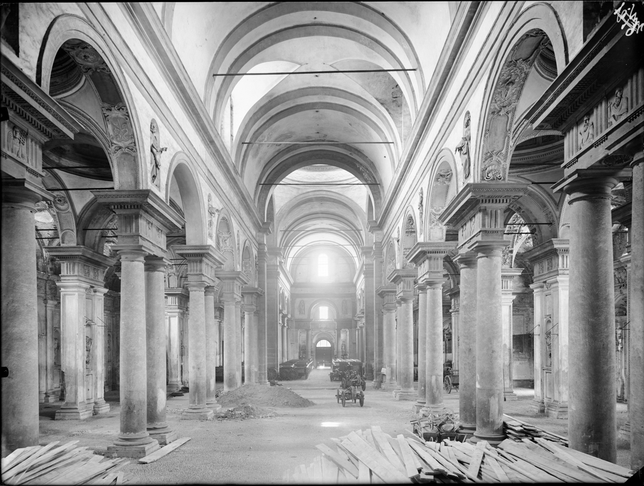 Edifici di culto - Spazi interni - Ristrutturazione (negativo) di Croce, Gianni (prima metà XX)