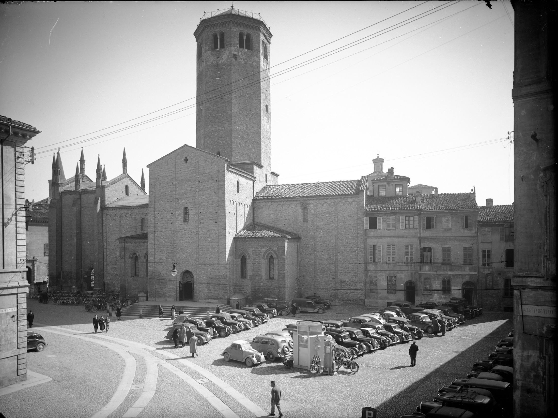 Italia - Emilia Romagna - Piacenza - Piazza Sant'Antonino - Chiesa di Sant'Antonino (negativo) di Croce, Gianni (prima metà XX)