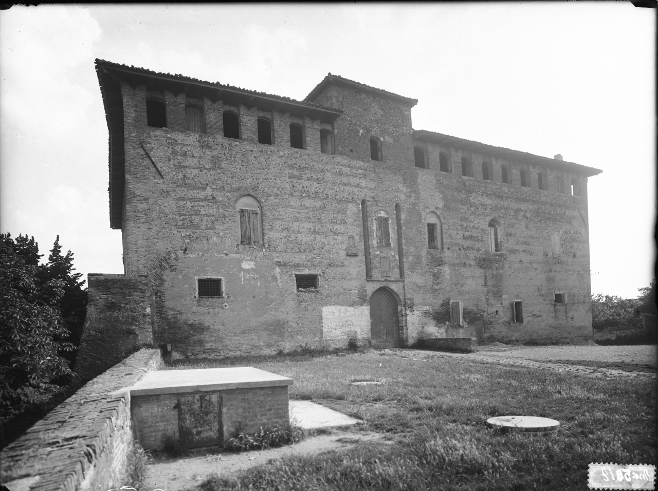 Architettura - Rocche - Castelli - Fortificazioni - Torri (negativo, insieme) di Bolognesi Orsini (studio) (XX)