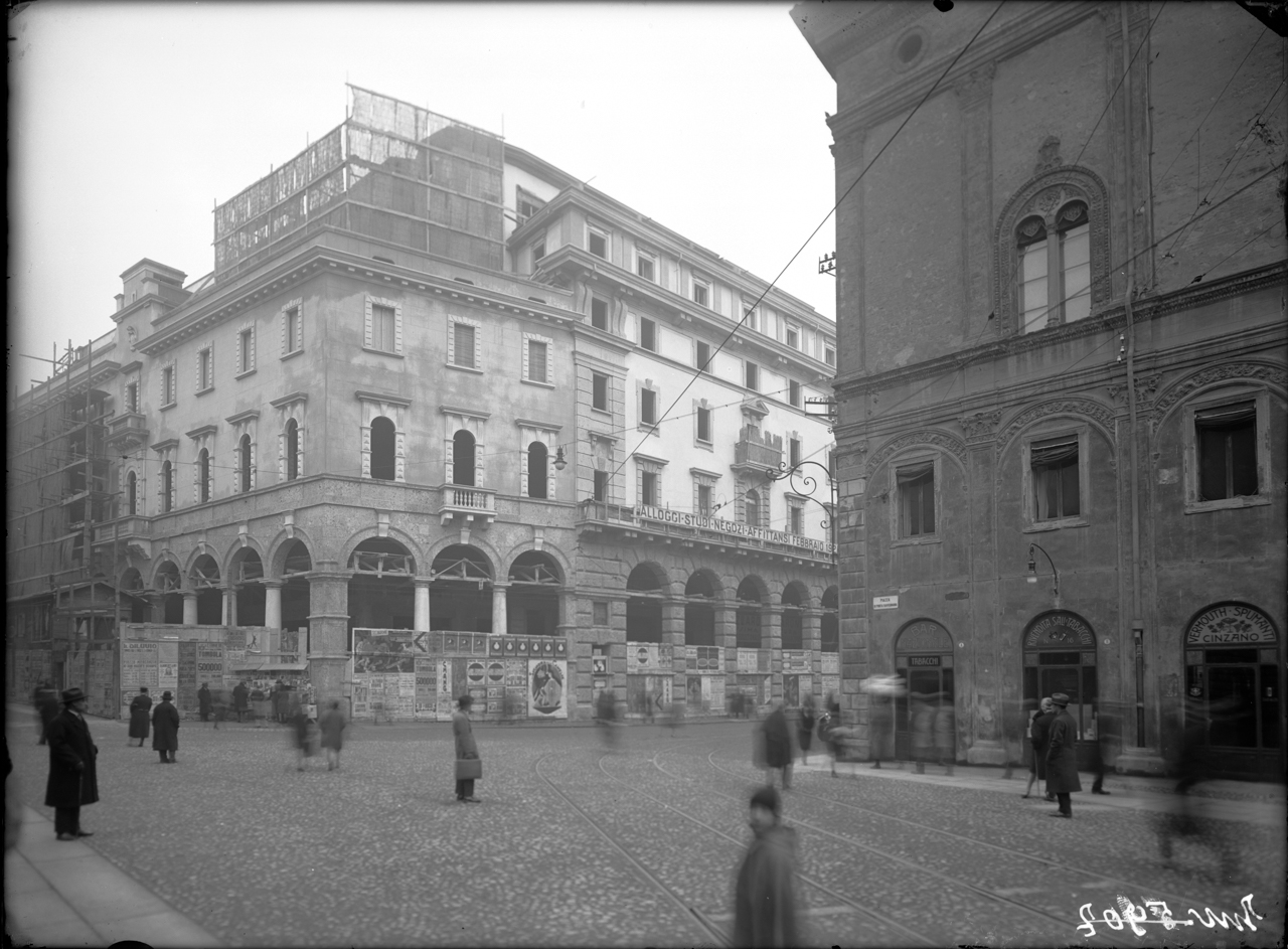 Italia - Emilia Romagna - Bologna - Palazzo del Commercio (negativo) di Bolognesi Orsini (XX)