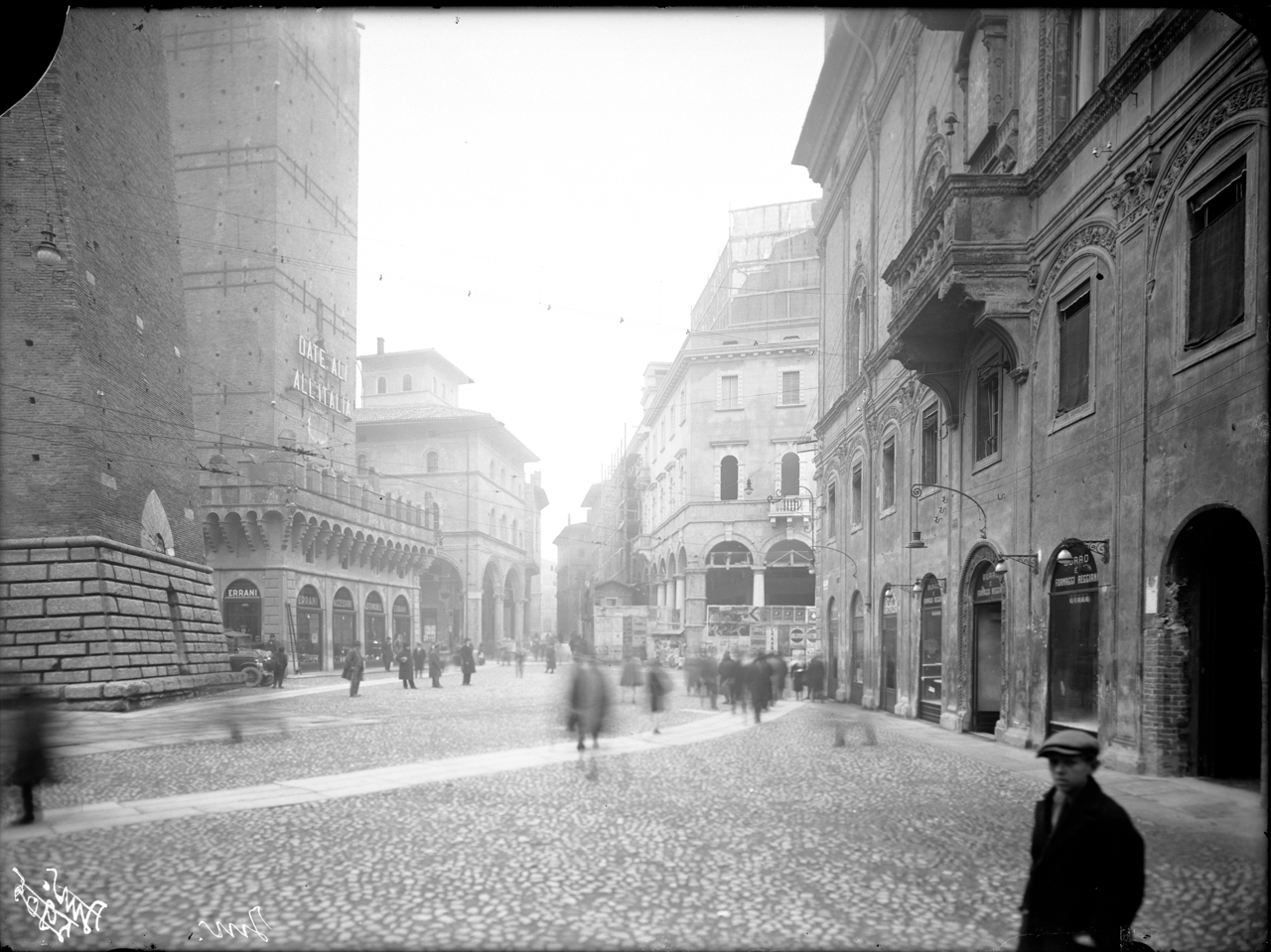 Italia - Emilia Romagna - Bologna - Palazzo del Commercio (negativo) di Bolognesi Orsini (XX)