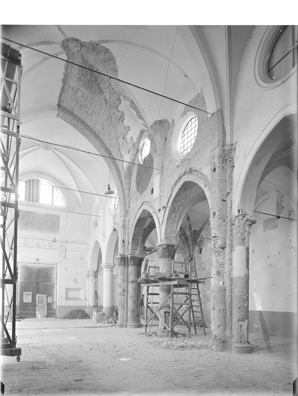 Emilia Romagna - Bologna - Chiesa della Santissima Annunziata (negativo, insieme) di A. Villani & Figli (secondo quarto XX)