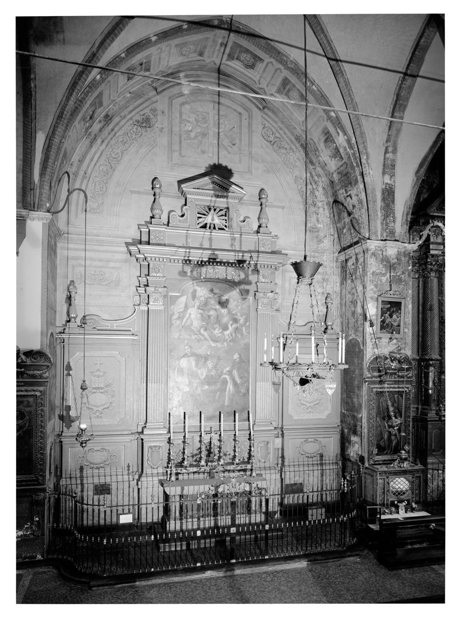 Architettura sacra - Chiese - Interni - Cappelle (negativo, insieme) di A. Villani & Figli, Tiarini, Alessandro, Ballanti, Giovan Battista, Calvi, Jacopo Alessandro, detto il Sordino (metà XX)