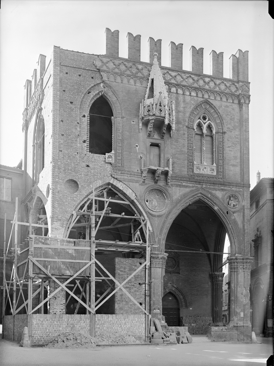 Architetti - Italia - Secc. 14.-15. - Antonio di Vincenzo (negativo) di A. Villani & Figli (XX)