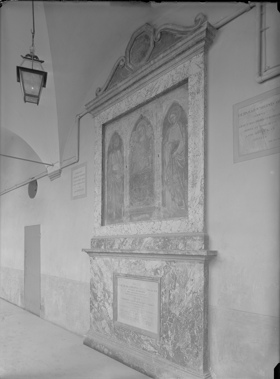 Pittura - Dipinto murale - Trittico - Maddona in trono, San Giovanni e San Giacomo <1449> (negativo, insieme) di A. Villani & Figli, Lianori, Pietro di Giovanni (XX)
