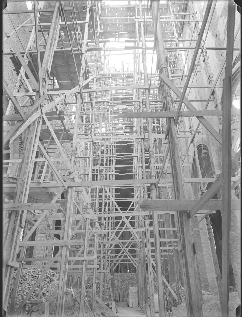 Italia - Emilia Romagna - Bologna - Basilica di San Francesco - Ricostruzione del tetto (negativo, insieme) di A. Villani & Figli (XX)