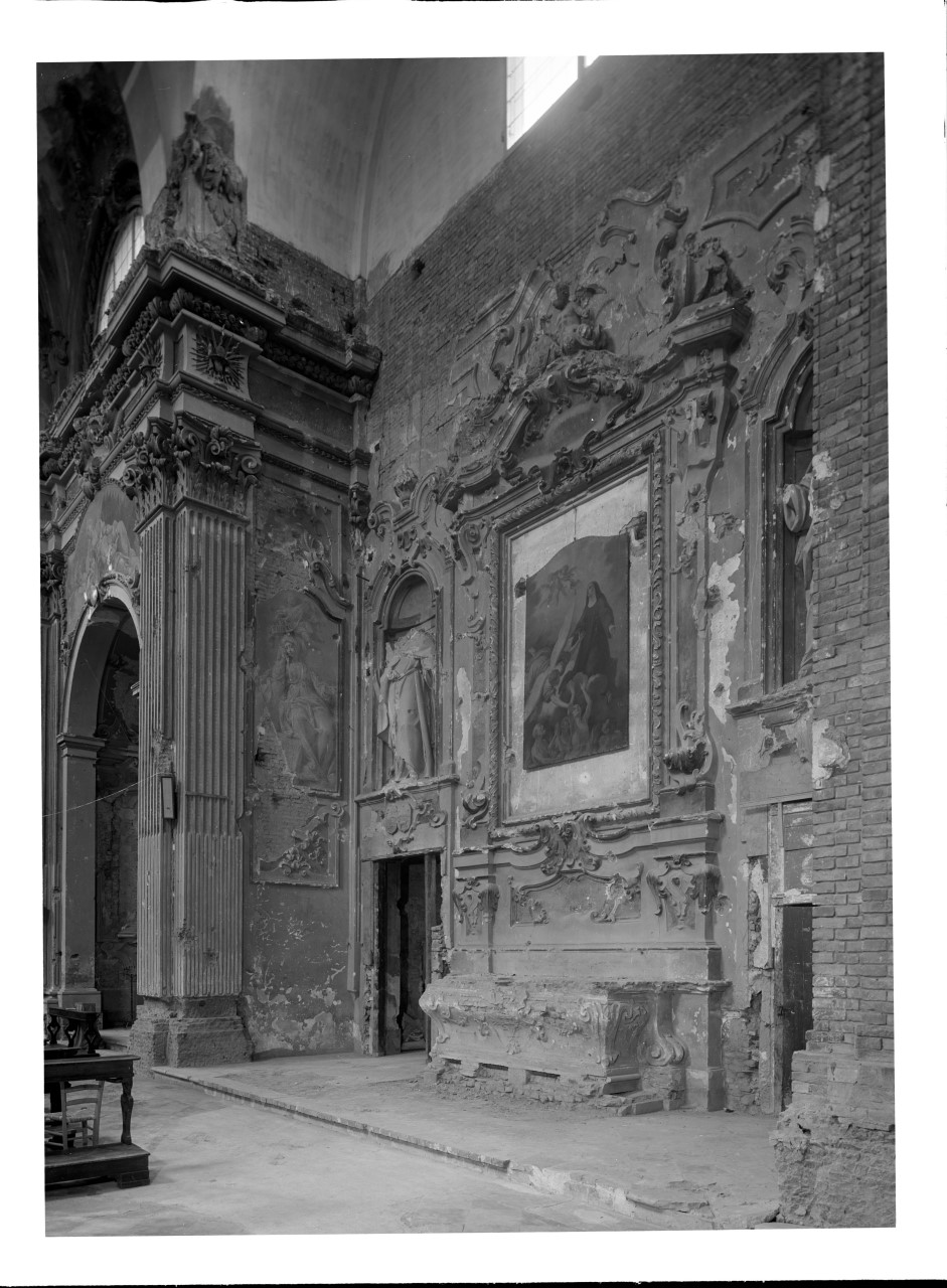 Edifici di culto - Chiese - Interni – Cappelle (negativo) di Anonimo, Monti, Giovan Giacomo (metà XX)