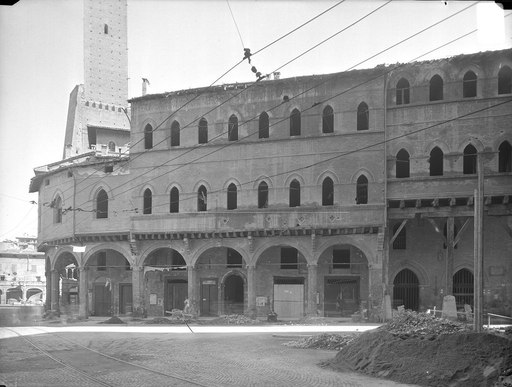 Emilia Romagna - Bologna - Casa Reggiani (negativo) di A. Villani & Figli (attribuito) (XX)