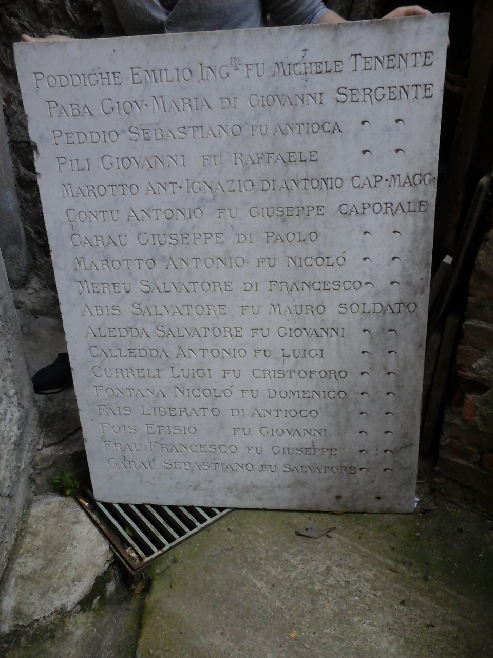 Monumento ai caduti - a lapide, coppia