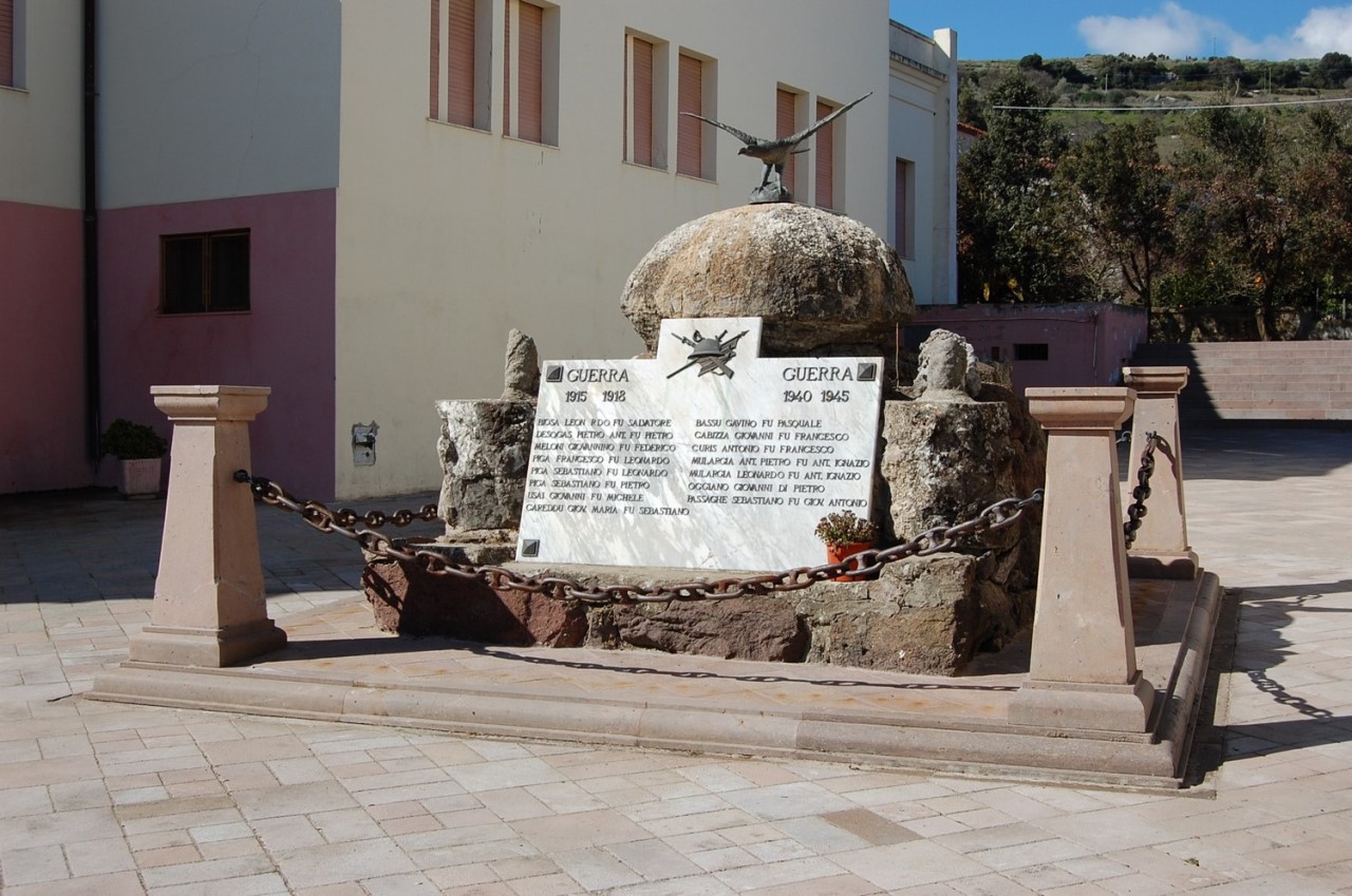 Allegoria della Vittoria come aquila (monumento ai caduti - a basamento) - bottega sarda (XX)