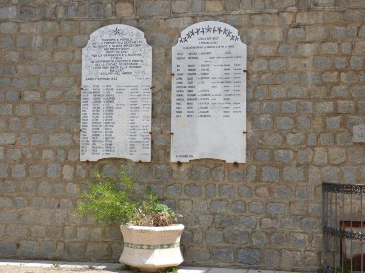 monumento ai caduti - a lapide - bottega sarda (XX)