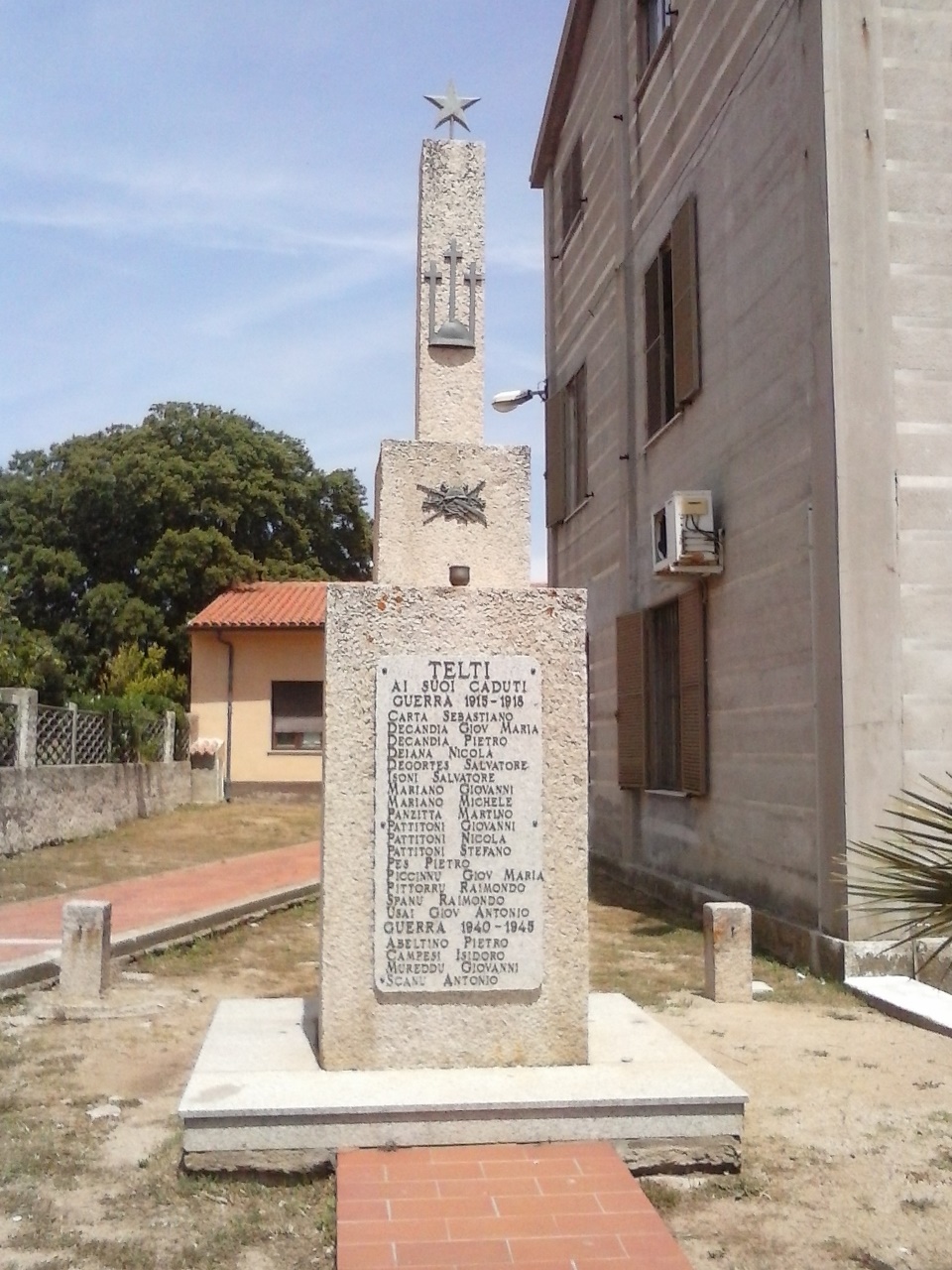 Monumento ai caduti - a cippo