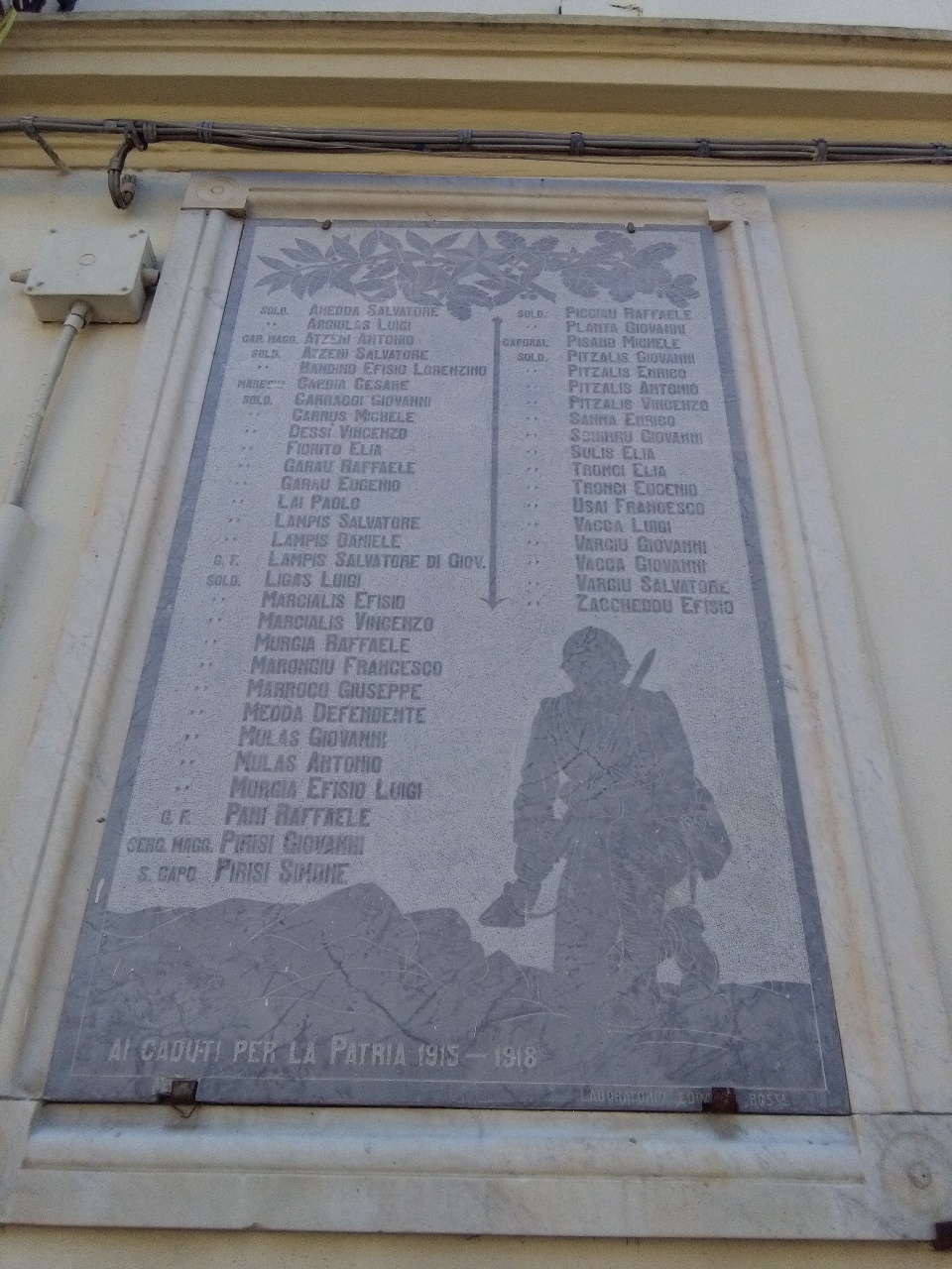 Soldato in combattimento (lapide commemorativa ai caduti) di Rossi Edoardo (XX)