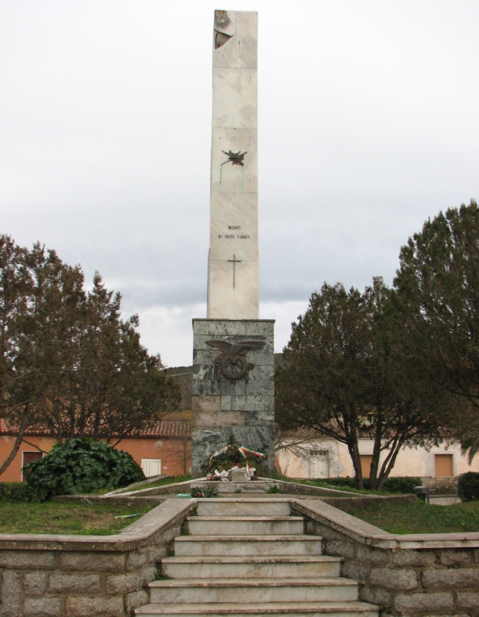 Allegoria della Vittoria come aquila (monumento ai caduti - ad obelisco) - bottega sarda (XX)