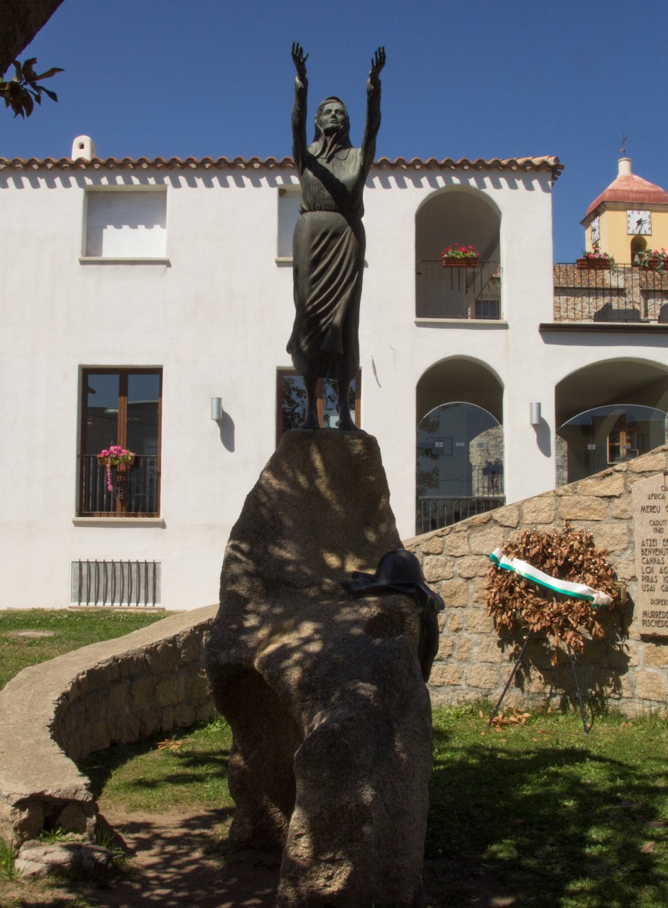 monumento ai caduti - ad emiciclo - bottega sarda (XX)