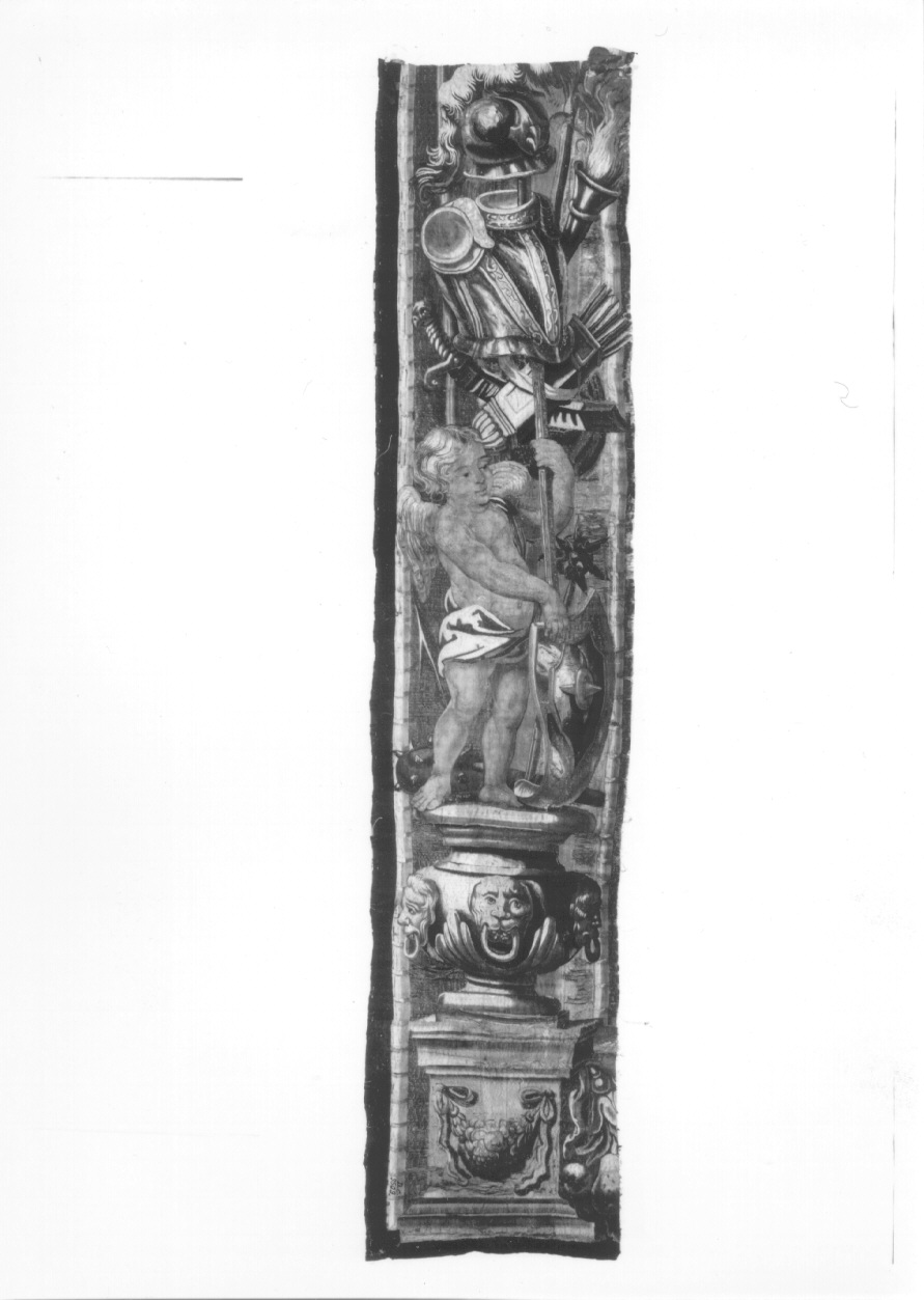 putto con trofeo di armi e scudi (arazzo, opera isolata) - manifattura di Bruxelles (sec. XVII)