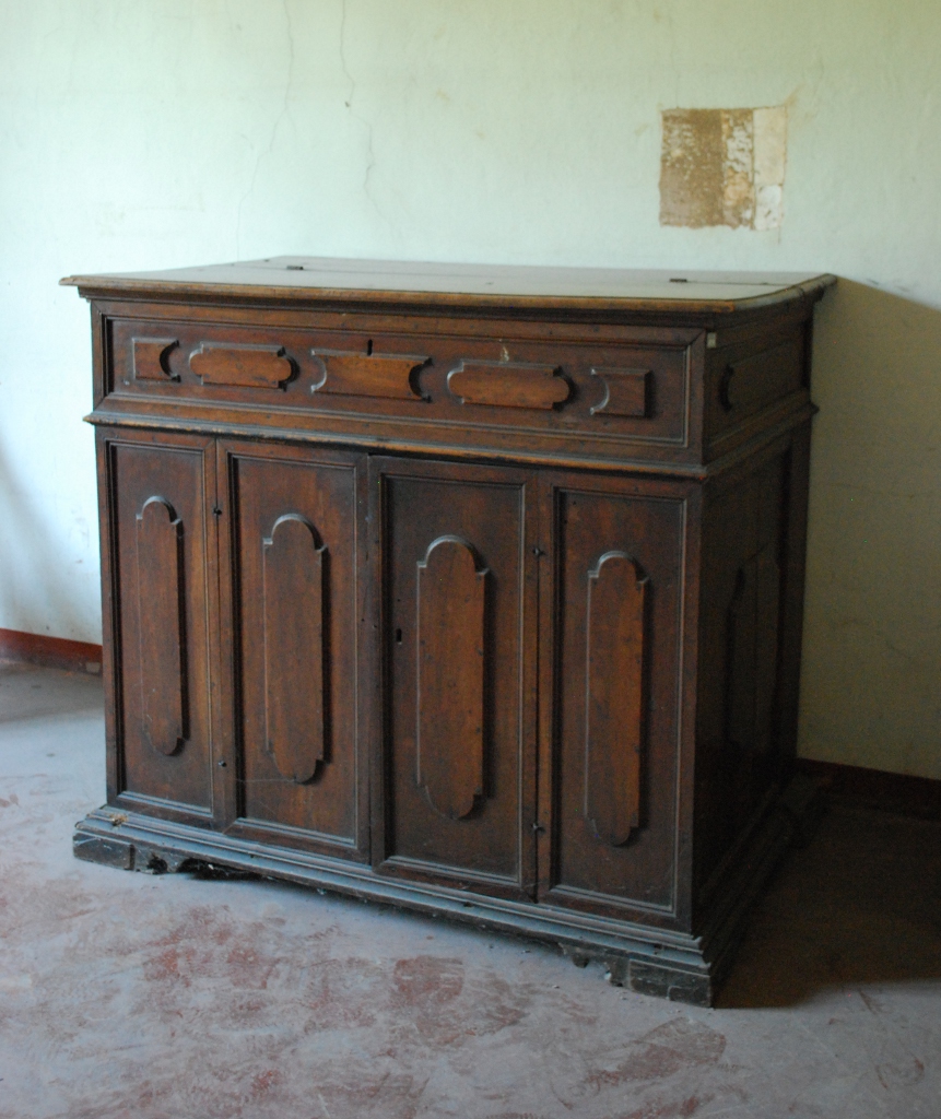 credenza - ambito parmense (prima metà sec. XVIII)