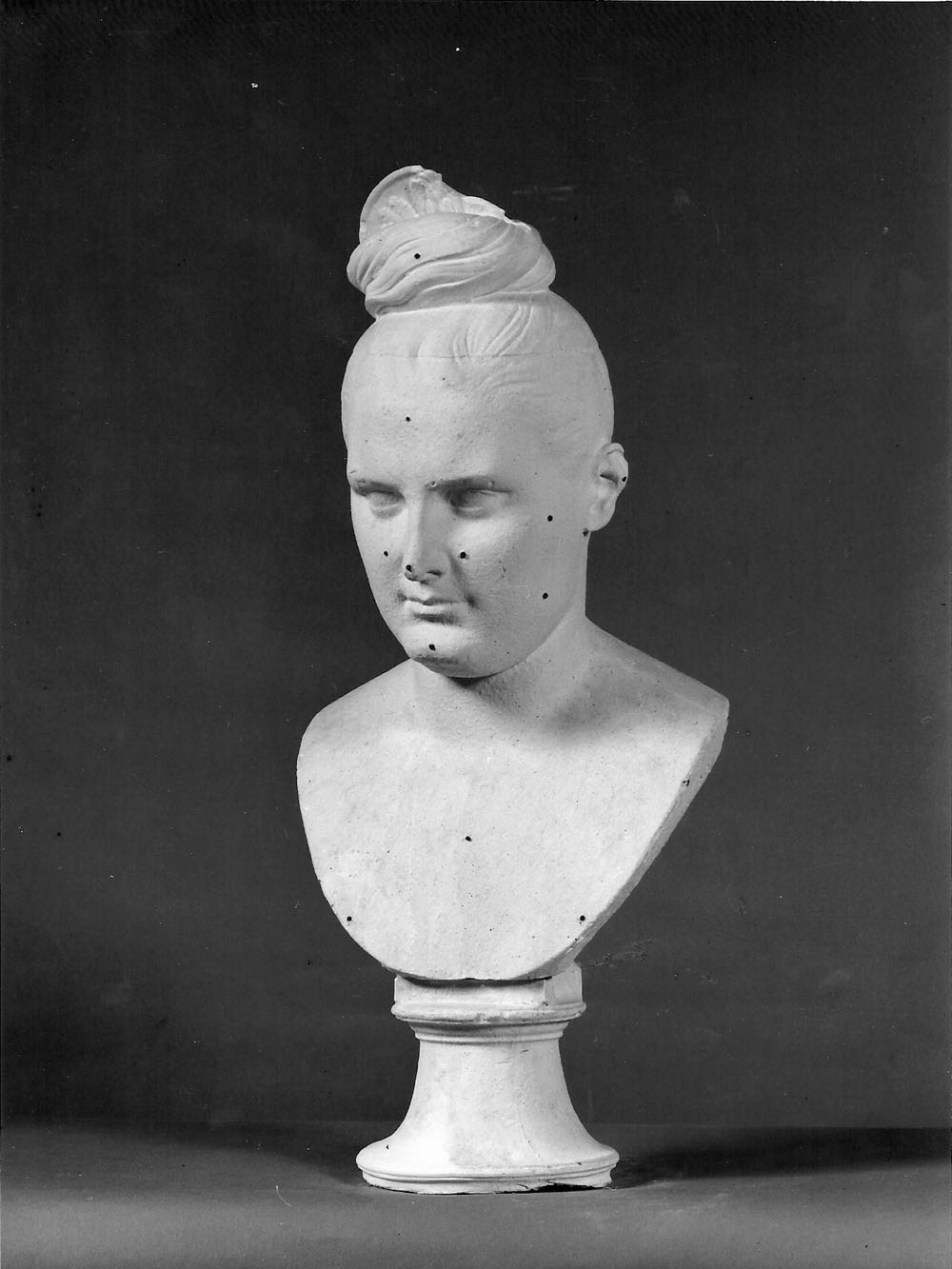 busto ritratto di donna con chignon (busto) di Bartolini Lorenzo (sec. XIX)