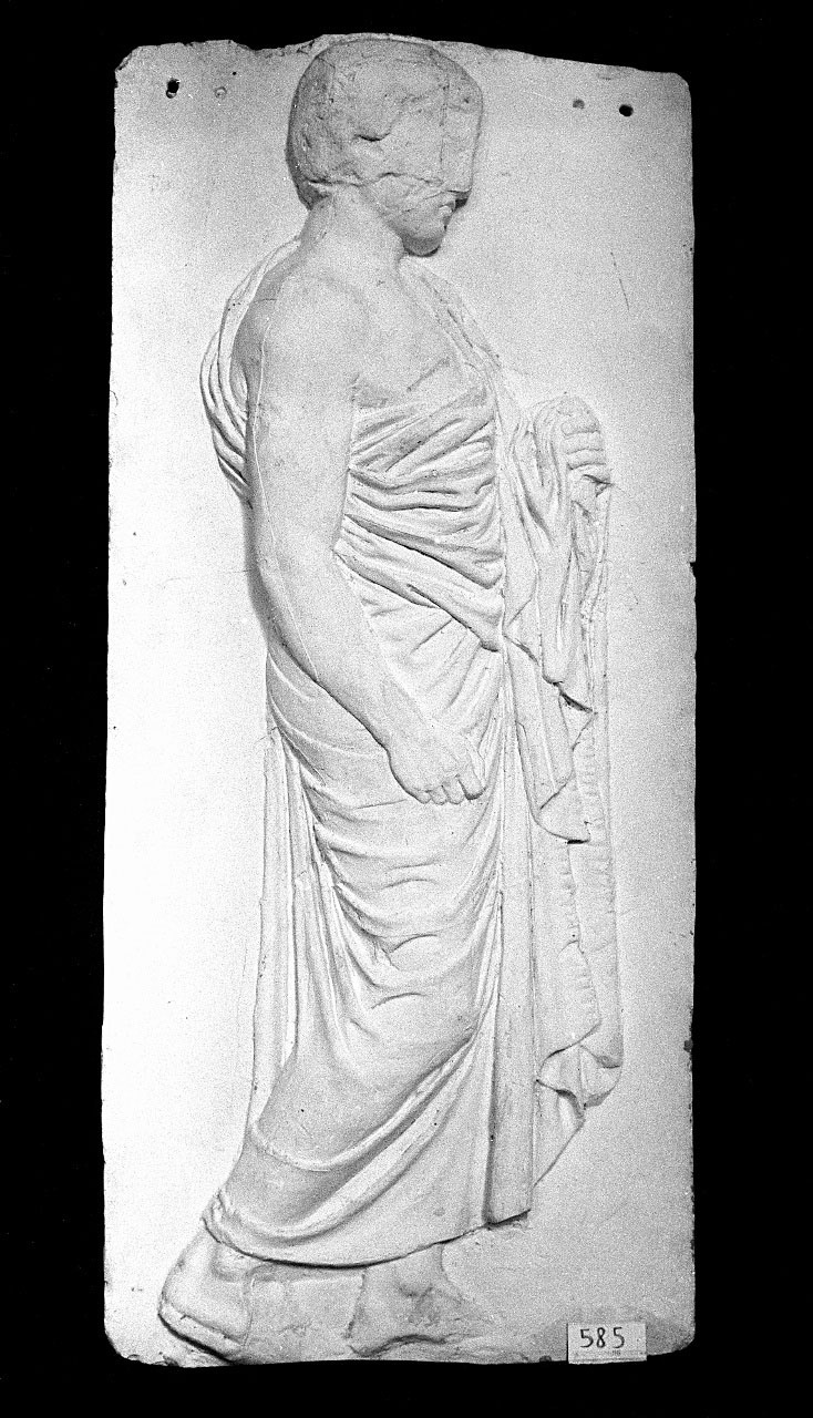 uomo che regge un lembo del mantello (rilievo) di Bartolini Lorenzo (attribuito) (sec. XIX)