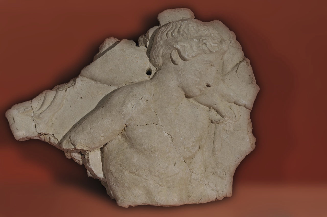 Eros (rilievo, frammento) di Bartolini Lorenzo (attribuito) (sec. XIX)
