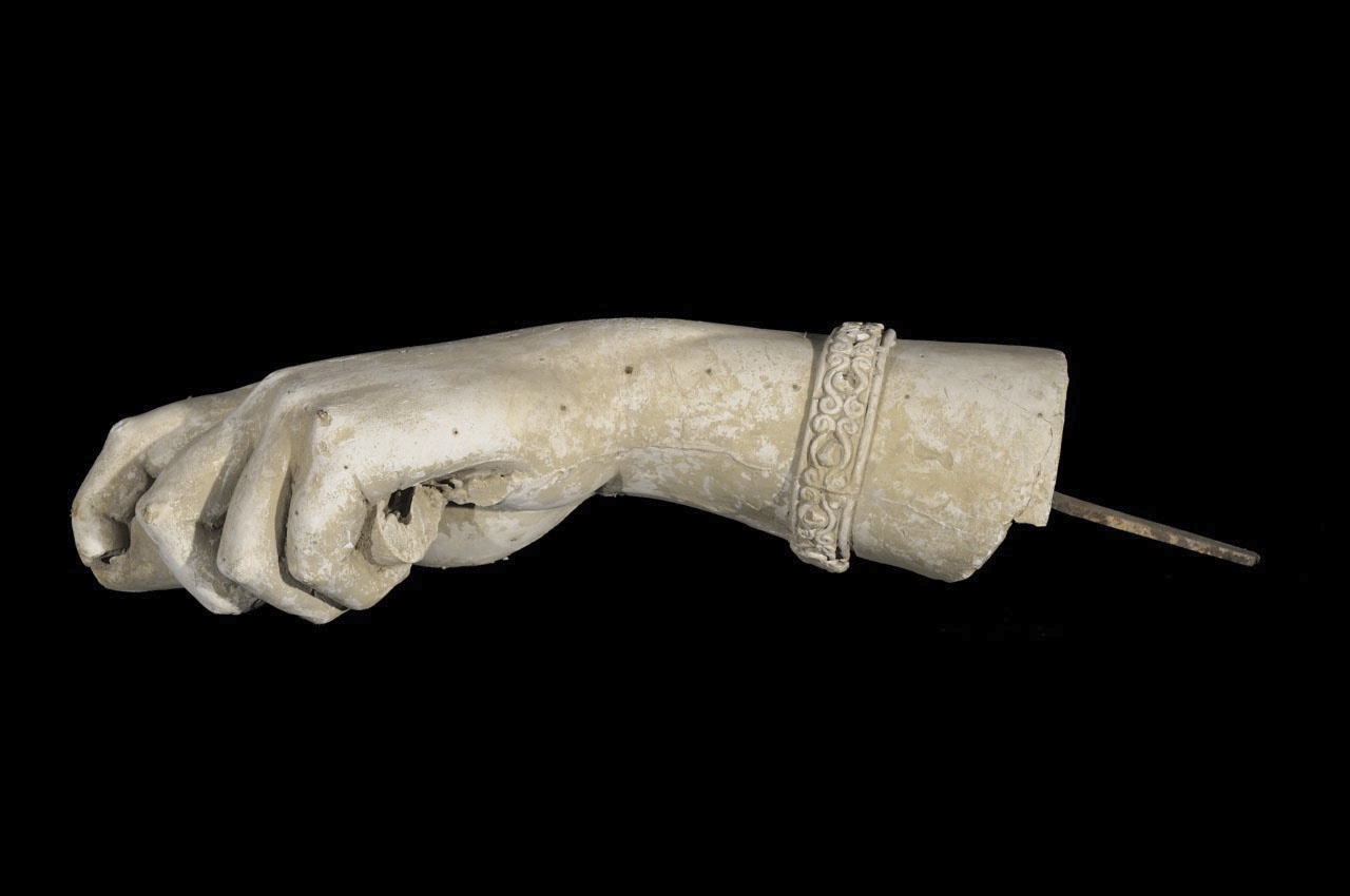 mano di Maria Luisa di Borbone (scultura, frammento) di Bartolini Lorenzo (sec. XIX)