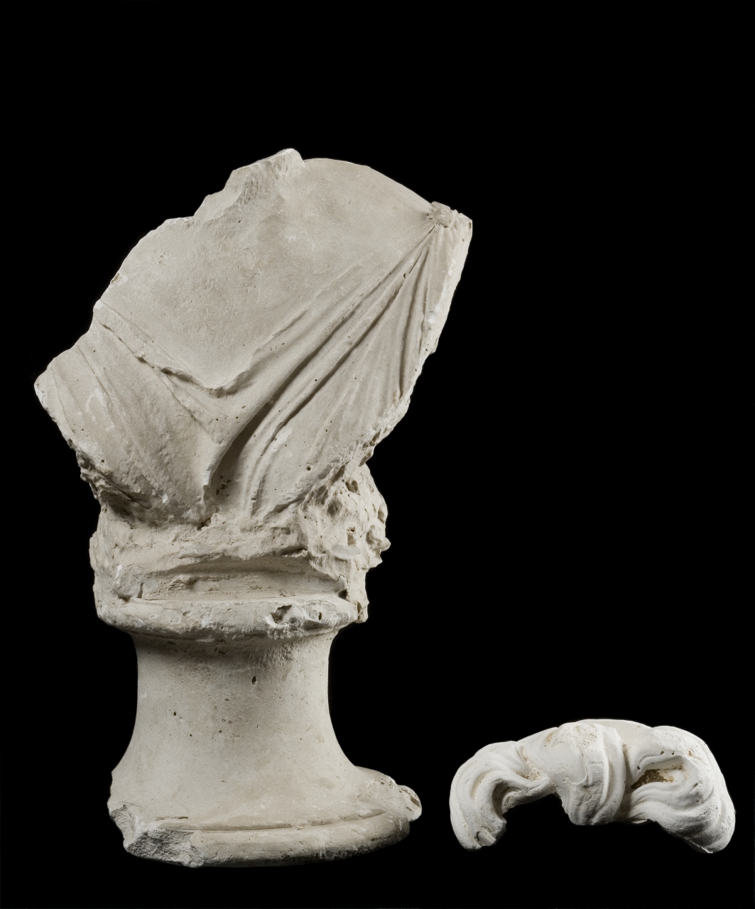 busto panneggiato (modello per scultura, frammento) di Bartolini Lorenzo (sec. XIX)