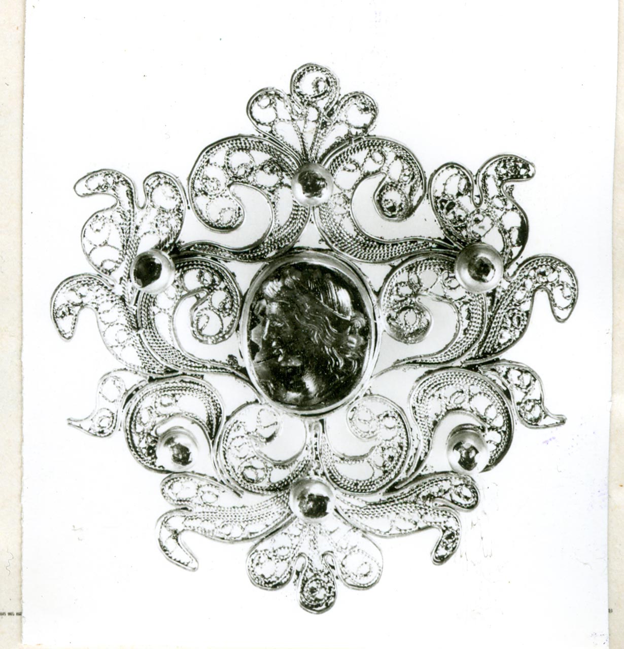 testa di donna (gemma) - bottega italiana (sec. XVIII)