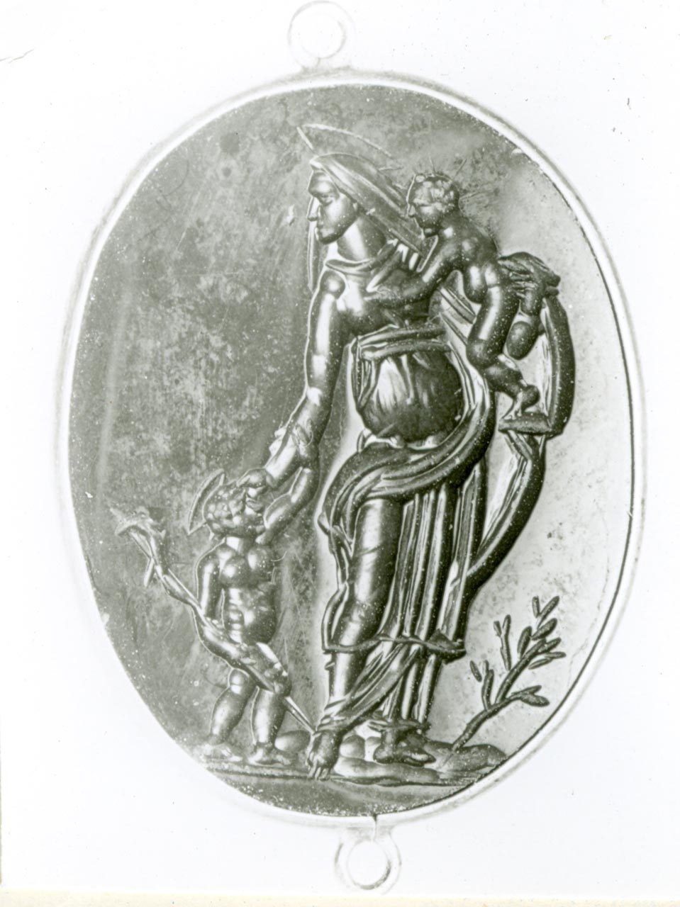 Madonna con Bambino e San Giovannino (gemma) - bottega italiana (seconda metà sec. XVI)