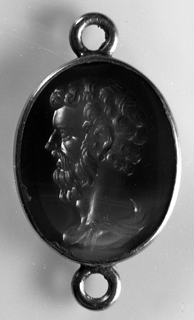 busto maschile (decorazione a intaglio) - bottega italiana (sec. XVIII)