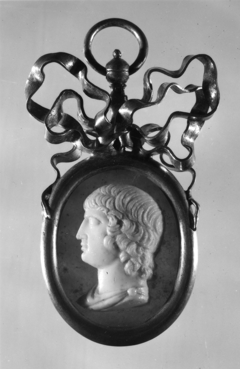 busto di Antinoo (cammeo) - bottega italiana (prima metà sec. XVIII)