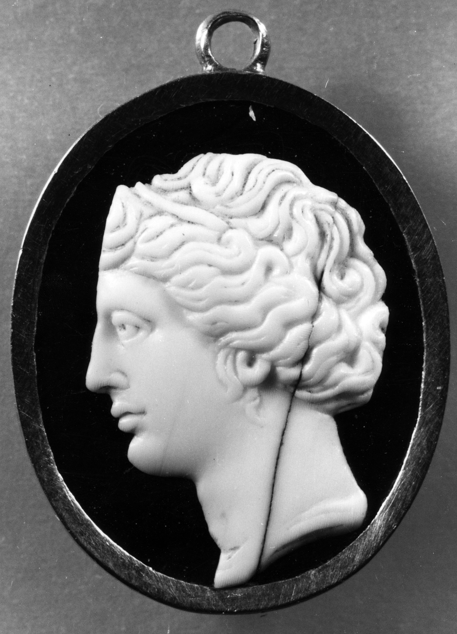 testa di donna con diadema (cammeo) - bottega italiana (secc. XV/ XVI)