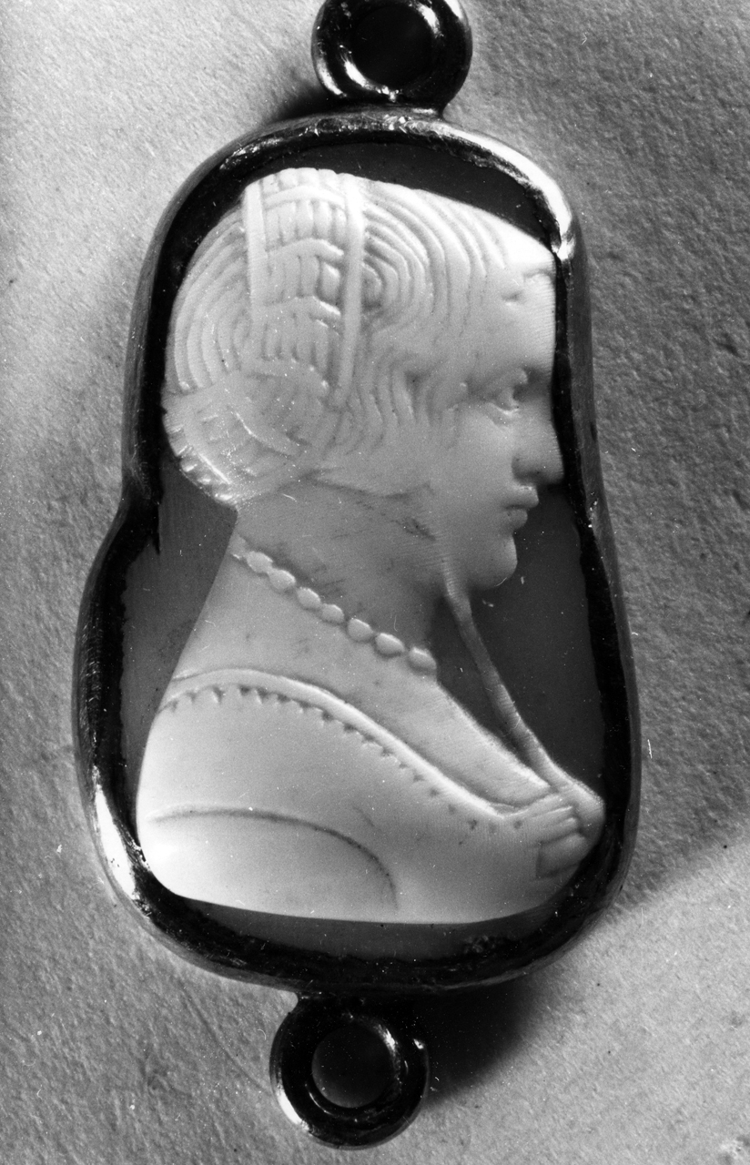 busto di Nonina Strozzi (cammeo) - bottega fiorentina (seconda metà sec. XV)