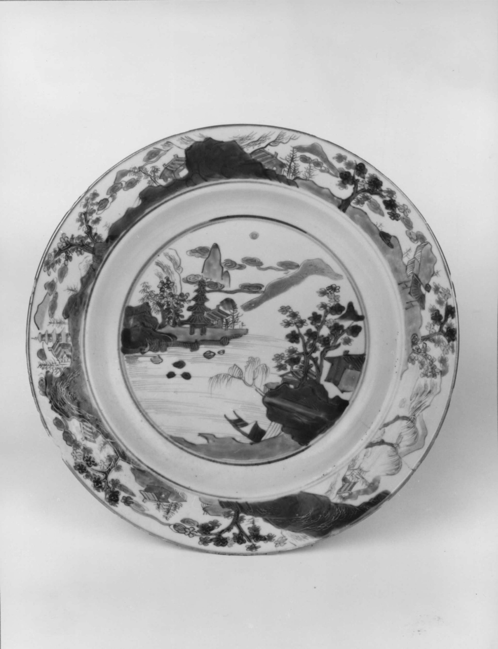 piatto, serie - manifattura cinese (inizio sec. XVIII)
