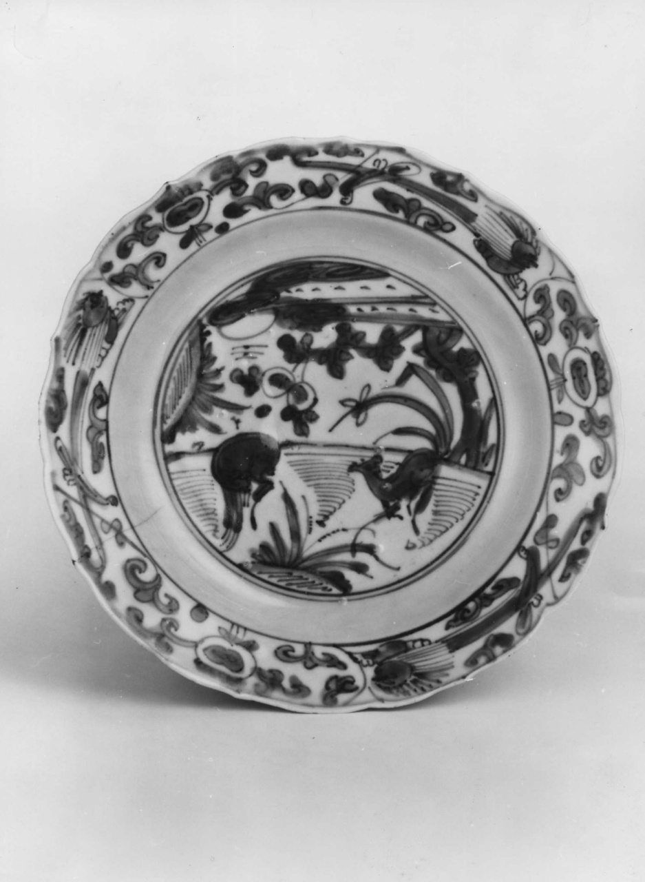 piatto - manifattura cinese (fine/ inizio secc. XVI/ XVII)