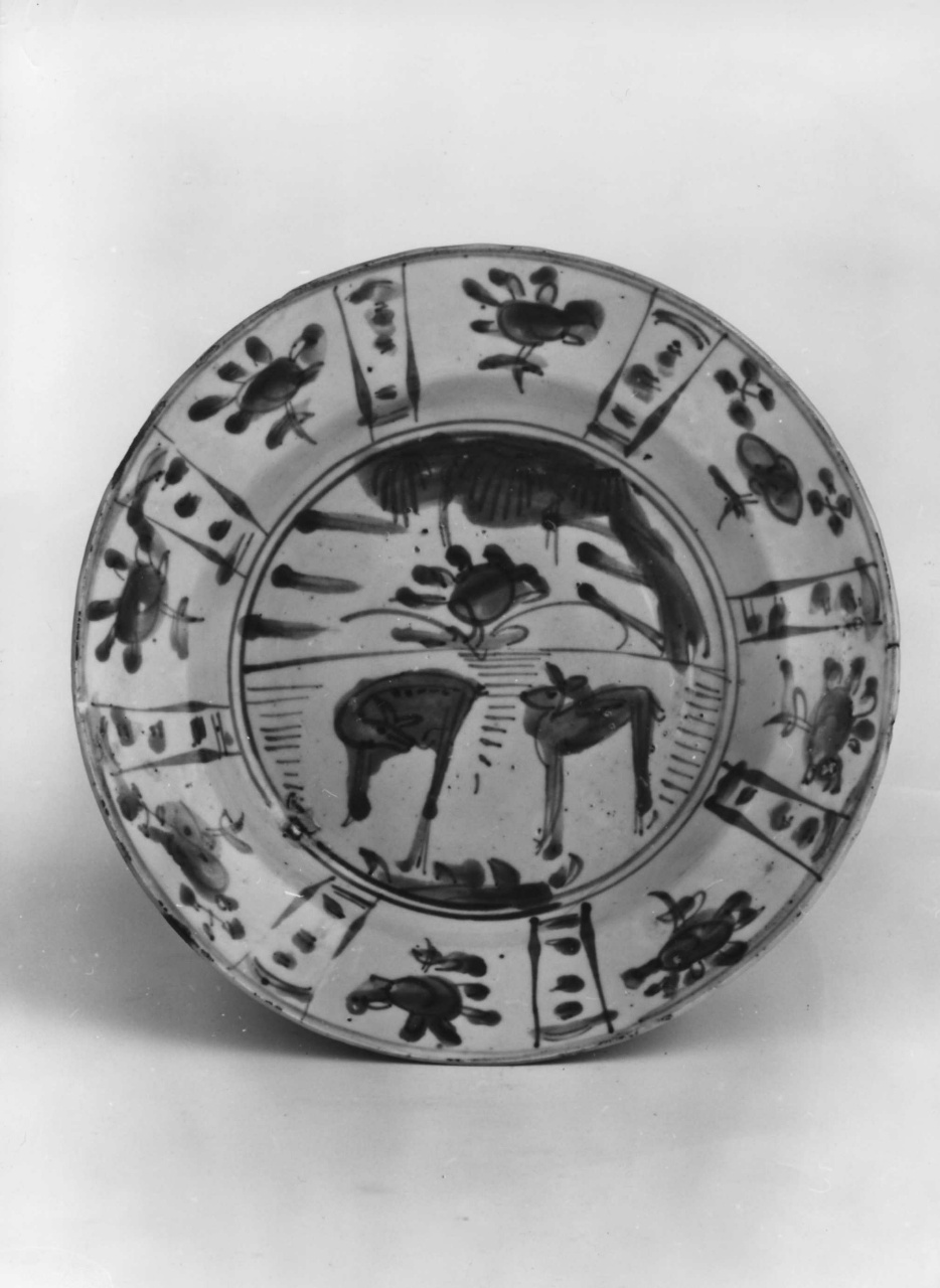 piatto - manifattura cinese (fine/ inizio secc. XVI/ XVII)