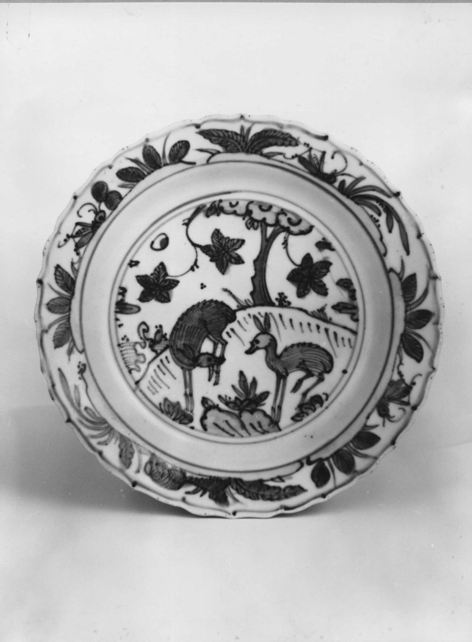 piatto - manifattura cinese (fine sec. XVI)