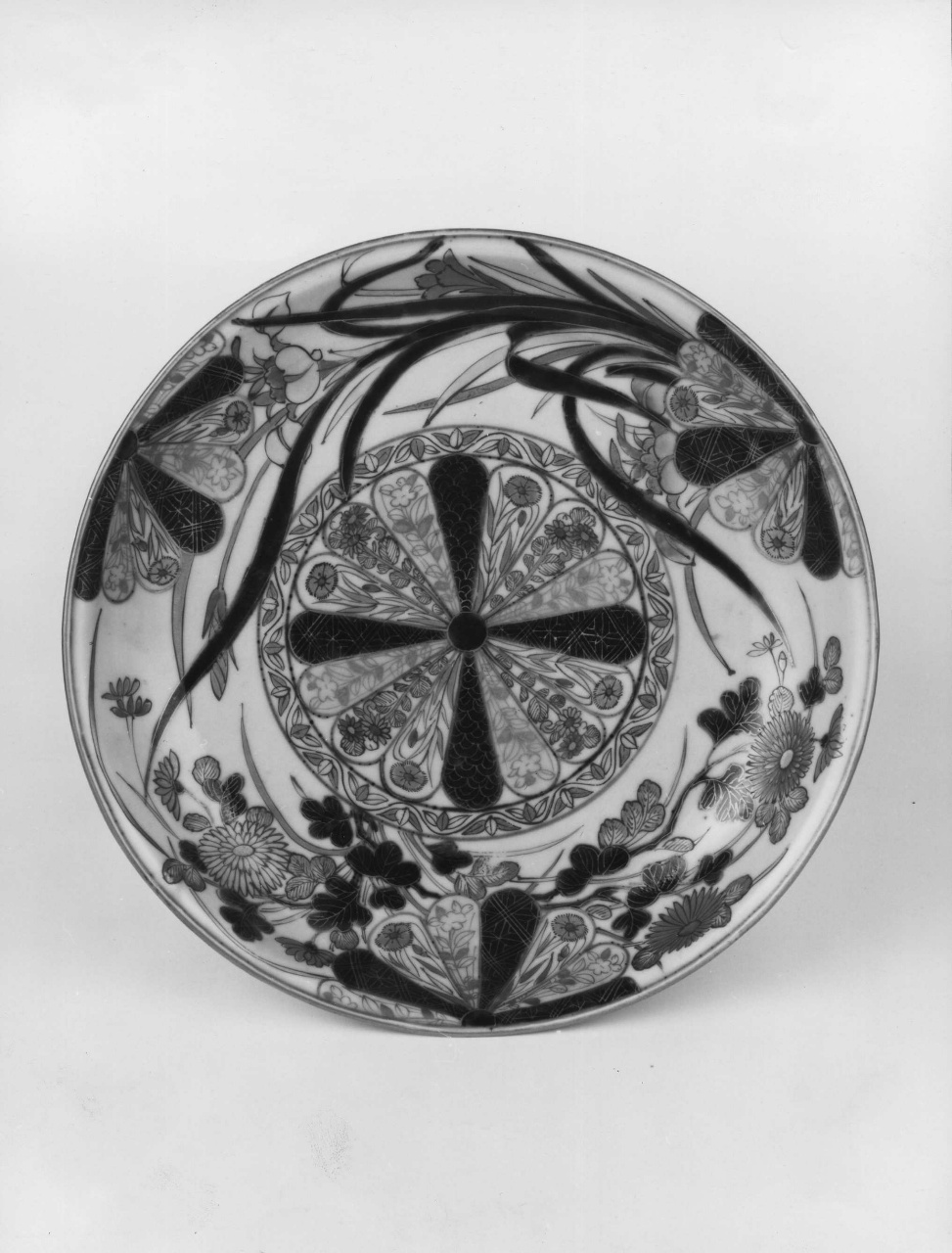 piatto - manifattura giapponese (inizio sec. XVIII)